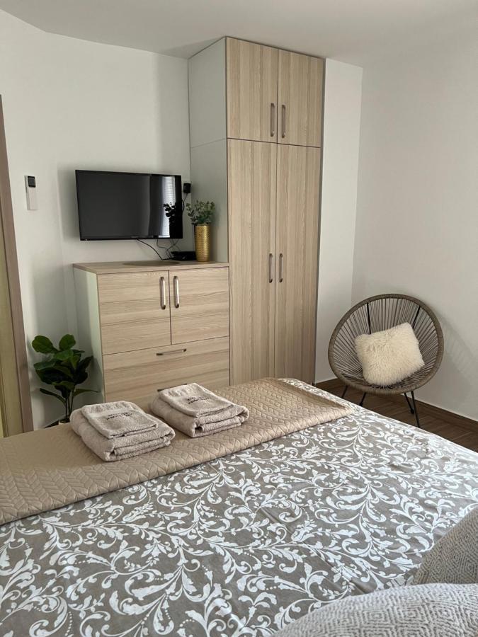 Apartmani Pernjak マンドレ エクステリア 写真