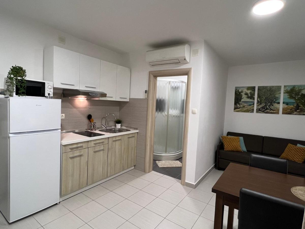 Apartmani Pernjak マンドレ エクステリア 写真
