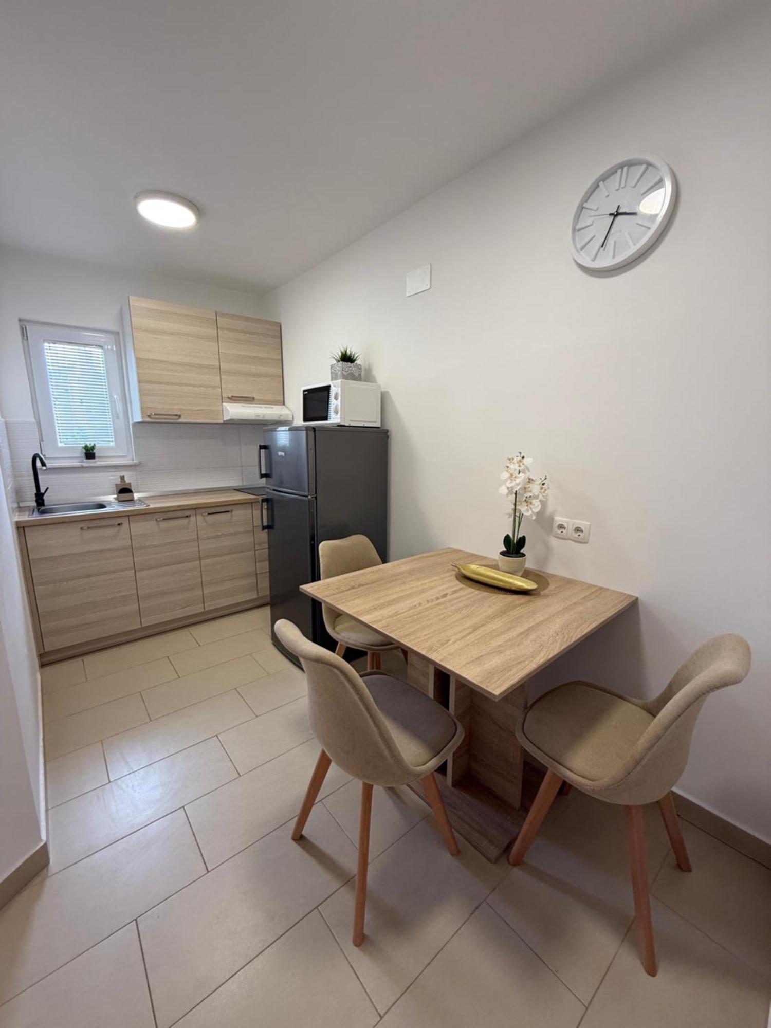 Apartmani Pernjak マンドレ エクステリア 写真